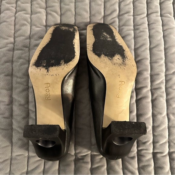 Proxy Spain square toe Heels. size 6.5. Grey metallic. Cut out circle‎ in heel. - Picture 10 of 12